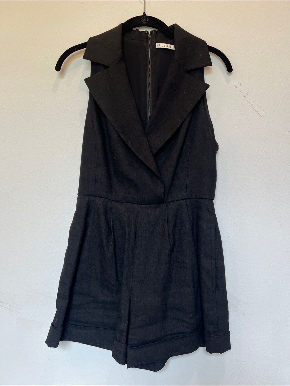 Alice + Olivia Black Sleeveless Collared Mini Romper